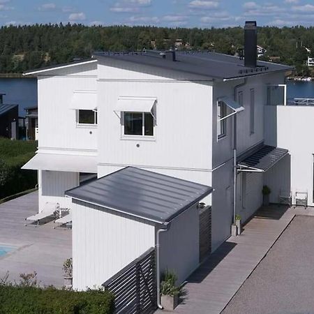 Water Facing Villa With Pool & Sauna Lidingö Екстериор снимка