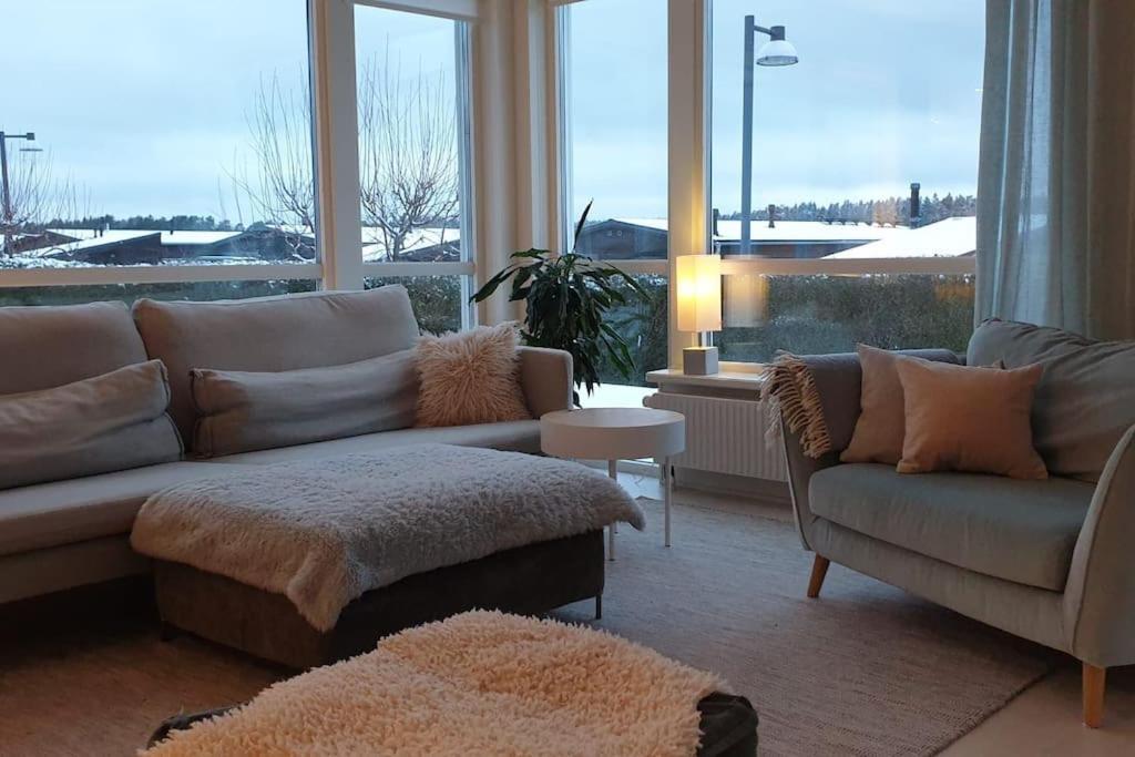 Water Facing Villa With Pool & Sauna Lidingö Екстериор снимка